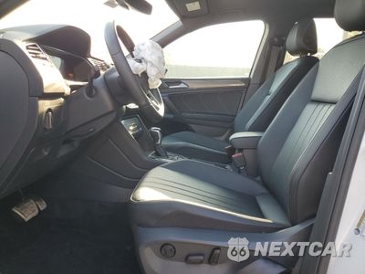 Zdjęcie 7 z 15 samochodu: 2023 VOLKSWAGEN TIGUAN SE R-LINE BLACK VIN:3VVCB7AX6PM012271 - miniatura