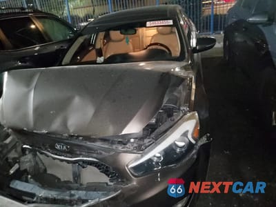 Piąte zdjęcie samochodu w środku: 2014 KIA CADENZA PREMIUM VIN:KNALN4D79E5130587 - miniatura