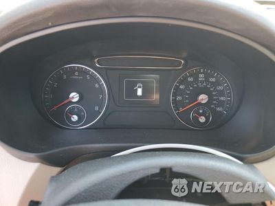 Zdjęcie 9 z 13 samochodu: 2016 KIA SORENTO LX VIN:5XYPG4A5XGG124065 - miniatura