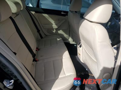 Zdjęcie 10 z 12 samochodu: 2010 VOLKSWAGEN JETTA SE VIN:3VWRX7AJ5AM041237 - miniatura