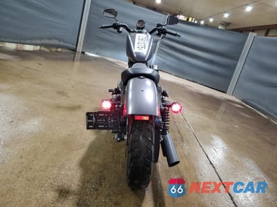 Czwarte zdjęcie samochodu z boku: 2016 HARLEY-DAVIDSON XL883 IRON 883 VIN:1HD4LE211GC435385 - miniatura