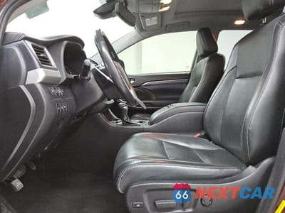 Zdjęcie 7 z 13 samochodu: 2019 TOYOTA HIGHLANDER LIMITED PLATINUM VIN:5TDDZRFHXKS941528 - miniatura