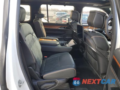 Zdjęcie 11 z 15 samochodu: 2022 JEEP GRAND WAGONEER SERIES III VIN:1C4SJVGJ5NS202569 - miniatura