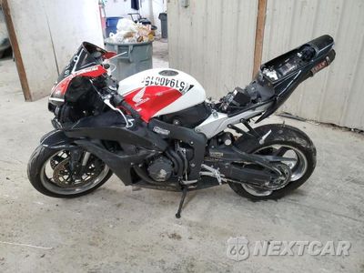 Trzecie zdjęcie samochodu z tyłu: 2007 HONDA CBR600 RR VIN:JH2PC40037M006107 - miniatura