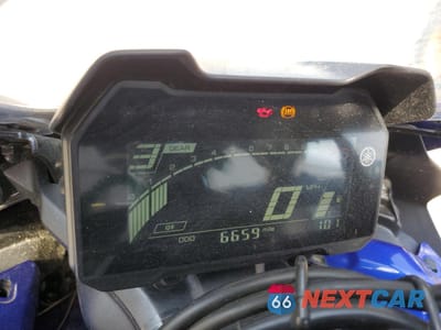 Zdjęcie 7 z 10 samochodu: 2022 YAMAHA YZFR7 VIN:JYARM38E3NA000343 - miniatura