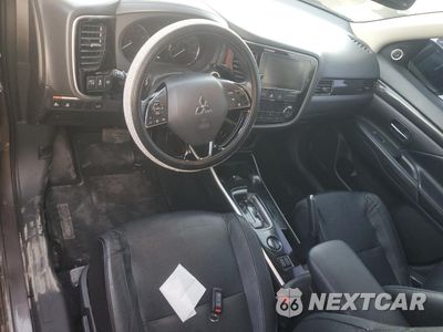 Zdjęcie 8 z 13 samochodu: 2017 MITSUBISHI OUTLANDER SE VIN:JA4AD3A35HZ053233 - miniatura