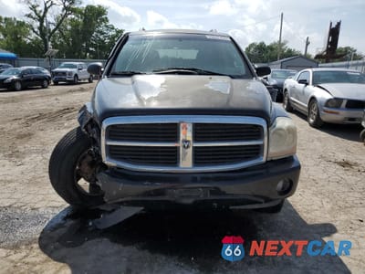 Piąte zdjęcie samochodu w środku: 2005 DODGE DURANGO SLT VIN:1D4HB48N55F572886 - miniatura