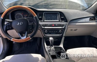 Zdjęcie 9 z 11 samochodu: 2018 HYUNDAI SONATA SE VIN:5NPE24AF9JH707435 - miniatura