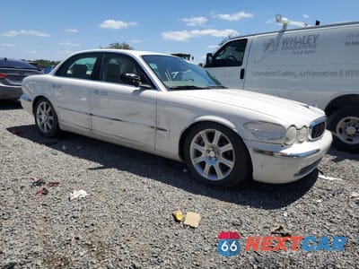 Czwarte zdjęcie samochodu z boku: 2004 JAGUAR XJ8 VIN:SAJWA71C14SG16264 - miniatura