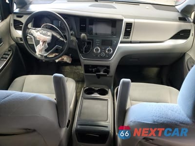 Zdjęcie 8 z 13 samochodu: 2015 TOYOTA SIENNA LE VIN:5TDJK3DC2FS097860 - miniatura