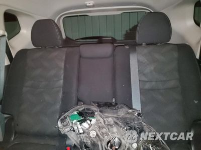Zdjęcie 10 z 14 samochodu: 2015 NISSAN ROGUE S VIN:5N1AT2MT4FC805966 - miniatura
