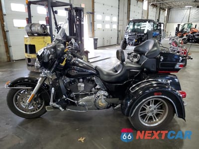 Trzecie zdjęcie samochodu z tyłu: 2011 HARLEY-DAVIDSON FLHTCUTG VIN:1HD1MAM11BB855250 - miniatura