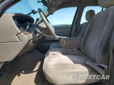 Zdjęcie 7 z 14 samochodu: 2004 FORD CROWN VICTORIA VIN:2FAFP73W84X121726 - miniatura