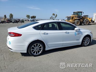Trzecie zdjęcie samochodu z tyłu: 2017 FORD FUSION SE HYBRID VIN:3FA6P0LU4HR400732 - miniatura