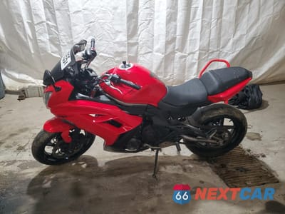 Trzecie zdjęcie samochodu z tyłu: 2012 KAWASAKI EX650 EC VIN:JKAEXEE16CDA00661 - miniatura