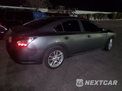 Trzecie zdjęcie samochodu z tyłu: 2014 NISSAN MAXIMA S VIN:1N4AA5APXEC442144 - miniatura