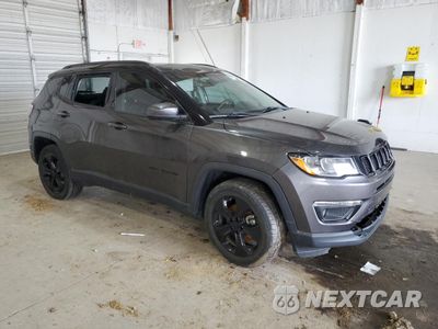 Czwarte zdjęcie samochodu z boku: 2018 JEEP COMPASS LATITUDE VIN:3C4NJCBB3JT407818 - miniatura