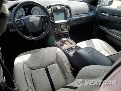 Zdjęcie 8 z 14 samochodu: 2013 CHRYSLER 300 VIN:2C3CCAAG4DH740954 - miniatura