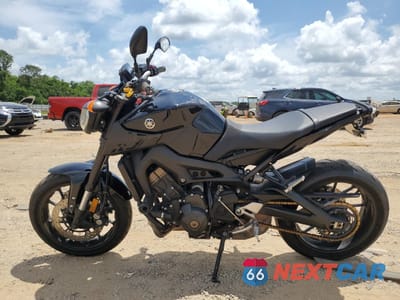 Trzecie zdjęcie samochodu z tyłu: 2016 YAMAHA FZ09 C VIN:JYARN33Y3GA002434 - miniatura