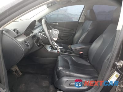 Zdjęcie 7 z 14 samochodu: 2010 VOLKSWAGEN PASSAT KOMFORT VIN:WVWJK7AN4AE121801 - miniatura