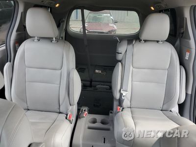 Zdjęcie 10 z 16 samochodu: 2019 TOYOTA SIENNA XLE VIN:5TDYZ3DC0KS996642 - miniatura