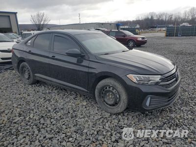 Czwarte zdjęcie samochodu z boku: 2024 VOLKSWAGEN JETTA SPORT VIN:3VWAM7BU3RM043708 - miniatura