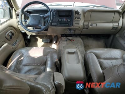 Zdjęcie 8 z 15 samochodu: 1999 CHEVROLET TAHOE K1500 VIN:1GNEK13R7XR129141 - miniatura