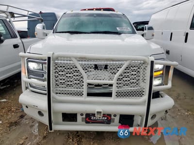 Piąte zdjęcie samochodu w środku: 2023 FORD F350 SUPER DUTY VIN:1FT8W3DT0PED51429 - miniatura