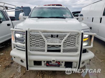 Piąte zdjęcie samochodu w środku: 2023 FORD F350 SUPER DUTY VIN:1FT8W3DT0PED51429 - miniatura