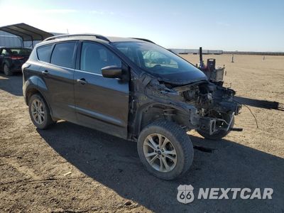 Czwarte zdjęcie samochodu z boku: 2018 FORD ESCAPE SE VIN:1FMCU0GD5JUD22018 - miniatura