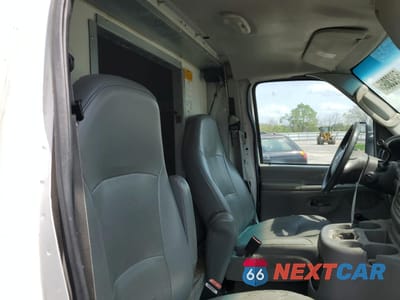 Zdjęcie 11 z 13 samochodu: 2005 FORD ECONOLINE E350 SUPER DUTY CUTAWAY VAN VIN:1FDWE35PX5HA04564 - miniatura