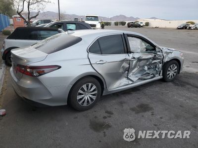 Trzecie zdjęcie samochodu z tyłu: 2023 TOYOTA CAMRY LE VIN:4T1C31AK8PU613587 - miniatura