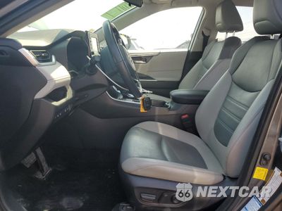 Zdjęcie 7 z 14 samochodu: 2020 TOYOTA RAV4 XLE PREMIUM VIN:JTMA1RFV4LD068081 - miniatura