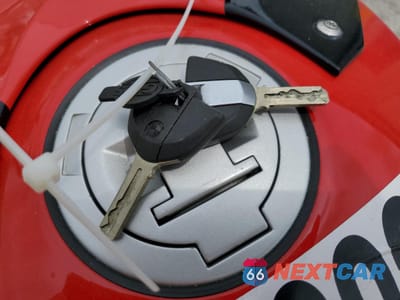 Zdjęcie 8 z 9 samochodu: 2016 BMW S 1000 R VIN:WB10D1206GZ696695 - miniatura