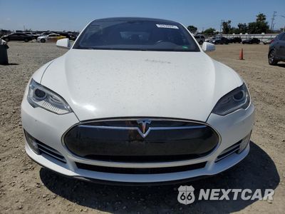 Piąte zdjęcie samochodu w środku: 2015 TESLA MODEL S VIN:5YJSA1E17FF110244 - miniatura