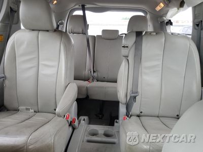 Zdjęcie 10 z 16 samochodu: 2013 TOYOTA SIENNA XLE VIN:5TDYK3DC2DS333581 - miniatura