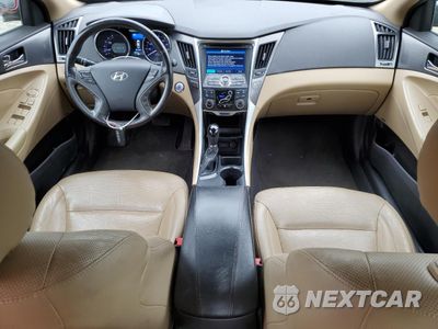 Zdjęcie 8 z 13 samochodu: 2013 HYUNDAI SONATA HYBRID VIN:KMHEC4A41DA081401 - miniatura