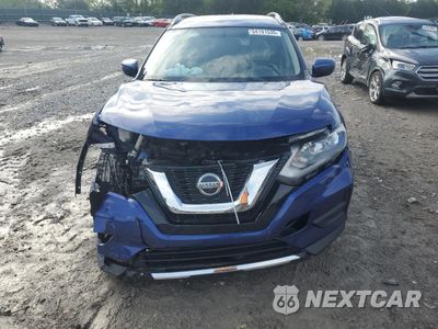 Piąte zdjęcie samochodu w środku: 2018 NISSAN ROGUE S VIN:KNMAT2MTXJP603087 - miniatura