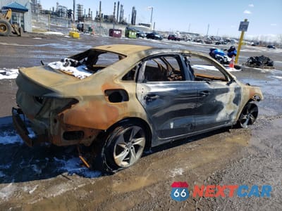 Trzecie zdjęcie samochodu z tyłu: 2024 AUDI A3 PREMIUM VIN:WAUGUCGY2RA055859 - miniatura