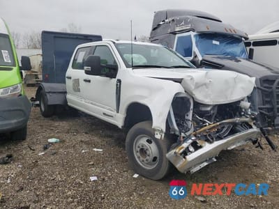 Czwarte zdjęcie samochodu z boku: 2023 FORD F350 SUPER DUTY VIN:1FD8W3HT2PEE01379 - miniatura