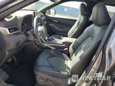 Zdjęcie 7 z 14 samochodu: 2023 TOYOTA HIGHLANDER L VIN:5TDKDRAH7PS508060 - miniatura