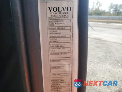 Zdjęcie 10 z 10 samochodu: 2014 VOLVO VNL SEMI TRUCK VIN:4V4NC9EH2EN167569 - miniatura