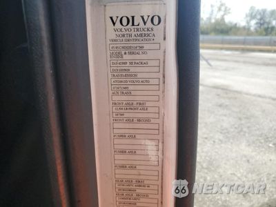 Zdjęcie 10 z 10 samochodu: 2014 VOLVO VNL SEMI TRUCK VIN:4V4NC9EH2EN167569 - miniatura