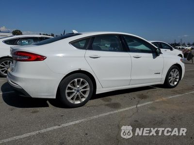 Trzecie zdjęcie samochodu z tyłu: 2019 FORD FUSION SE VIN:3FA6P0LU2KR263958 - miniatura