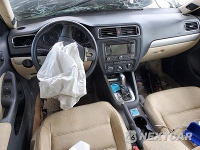 Zdjęcie 8 z 12 samochodu: 2012 VOLKSWAGEN JETTA TDI VIN:3VWLL7AJ4CM368667 - miniatura