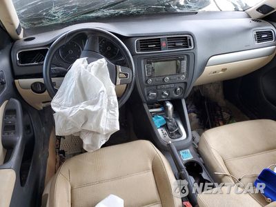 Zdjęcie 8 z 13 samochodu: 2012 VOLKSWAGEN JETTA TDI VIN:3VWLL7AJ4CM368667 - miniatura