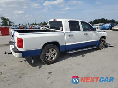 Trzecie zdjęcie samochodu z tyłu: 2011 DODGE DAKOTA SLT VIN:1D7RE3GK6BS564198 - miniatura