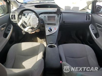 Zdjęcie 8 z 12 samochodu: 2013 TOYOTA PRIUS VIN:JTDKN3DUXD0354462 - miniatura