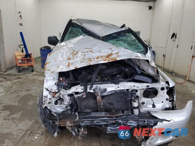 Piąte zdjęcie samochodu w środku: 2002 ISUZU RODEO S VIN:4S2DM58W924331185 - miniatura