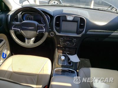Zdjęcie 8 z 12 samochodu: 2015 CHRYSLER 300C VIN:2C3CCAEG5FH739504 - miniatura